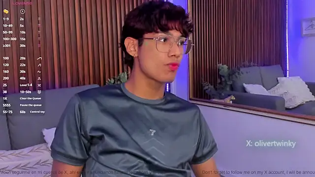 Snapshot of Oliver20__ chatting on May 9, 9:09 pm Oliver20 online show from May 9, 9:09 pm
