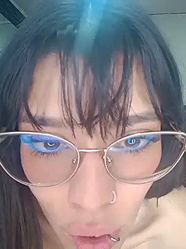 avalustyy online show from March 27, 11:15 pm