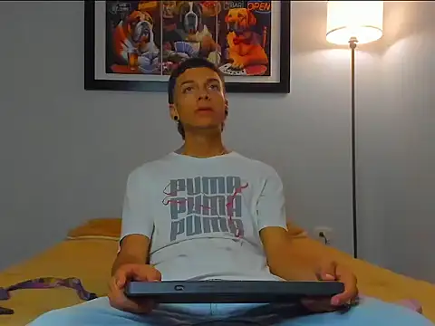 Noahh Saky online show from April 8, 3:50 am