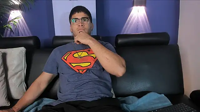 Snapshot of DanteTargaryen chatting on March 31, 4:57 am DanteTargaryen online show from March 31, 4:57 am