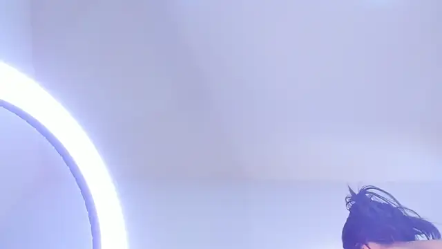 zoejenner  online show from March 29, 9:31 am