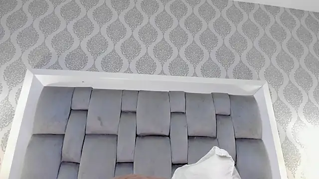 zoejenner  online show from March 29, 9:37 pm