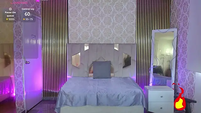 kolyn tay online show from July 4, 7:20 pm