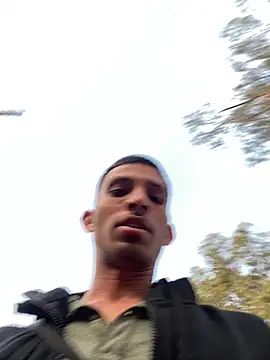 Snapshot of cool_guy_1 chatting on March 23, 1:20 am cool guy 1 online show from March 23, 1:20 am