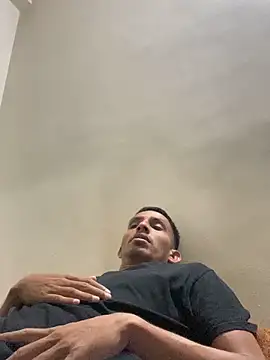 Snapshot of cool_guy_1 chatting on March 25, 4:51 am cool guy 1 online show from March 25, 4:51 am