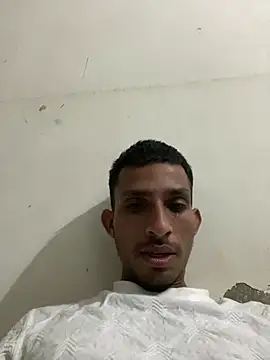 Snapshot of cool_guy_1 chatting on March 28, 3:28 am cool guy 1 online show from March 28, 3:28 am