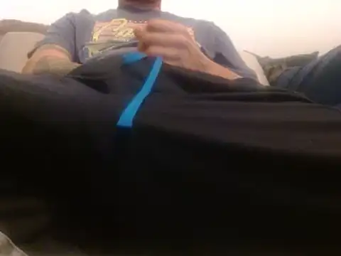 Snapshot of MrDontRush chatting on April 2, 5:27 am MrDontRush online show from April 2, 5:27 am