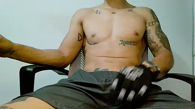 srghost333 online show from April 3, 4:43 am