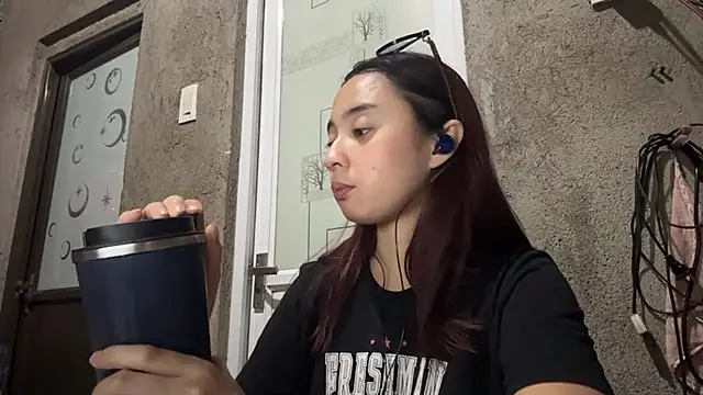 LenoraLacassagne online show from April 6, 3:13 pm