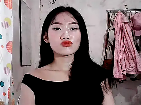 Snapshot of lovelybabyxx chatting on August 8, 7:21 am lovelybabyxx online show from August 8, 7:21 am