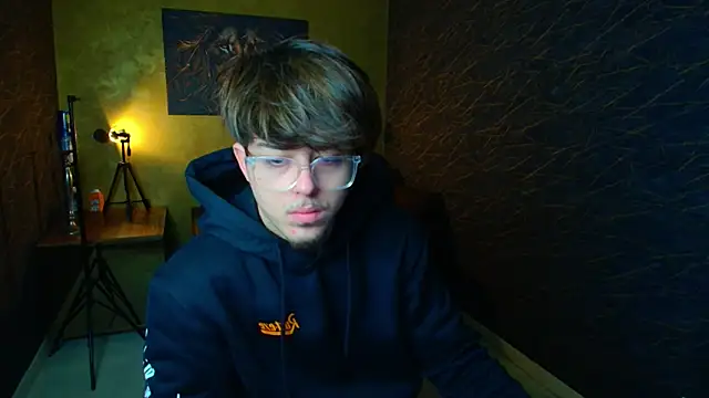 BodhiHayes online show from April 3, 4:21 am