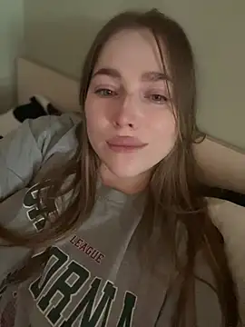 Snapshot of milana_millka chatting on March 30, 9:32 am milana millka online show from March 30, 9:32 am