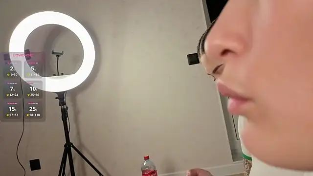 momento marie online show from May 14, 6:26 pm