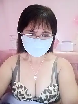 Snapshot of art_po19 chatting on March 23, 11:25 am art po19 online show from March 23, 11:25 am