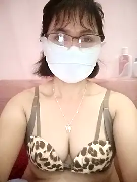 Snapshot of art_po19 chatting on March 23, 11:31 pm art po19 online show from March 23, 11:31 pm