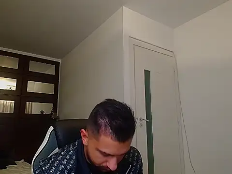 BryceReign online show from May 10, 4:28 am
