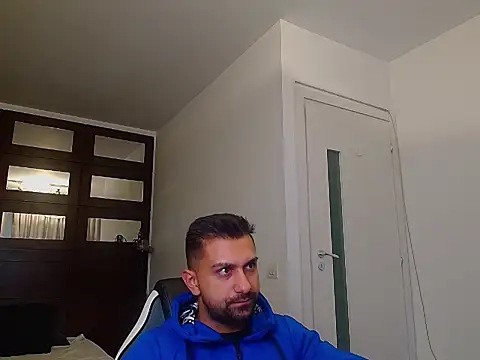 BryceReign online show from May 13, 4:32 am