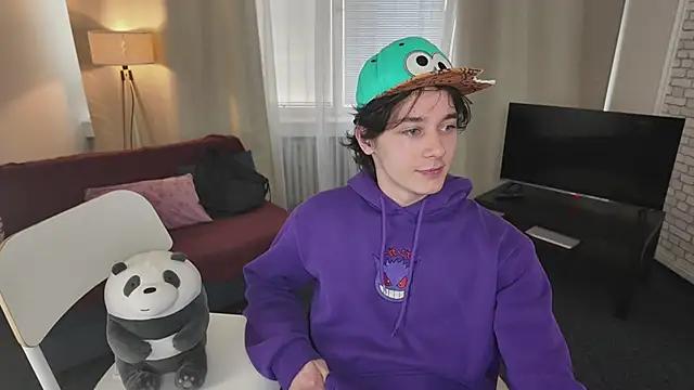 Snapshot of KevinStrike chatting on April 1, 1:34 pm KevinStrike online show from April 1, 1:34 pm