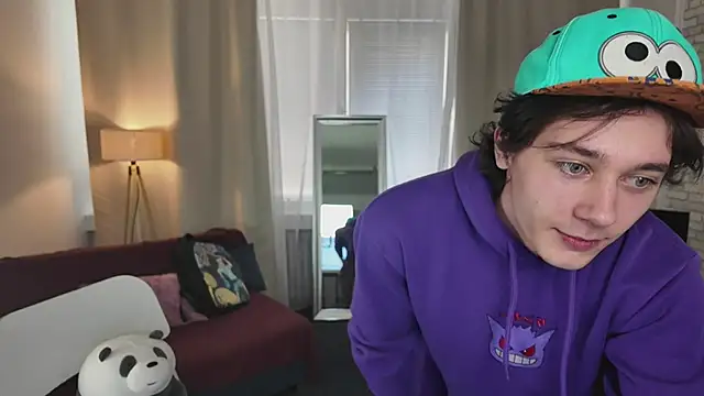 Snapshot of KevinStrike chatting on April 1, 1:41 pm KevinStrike online show from April 1, 1:41 pm