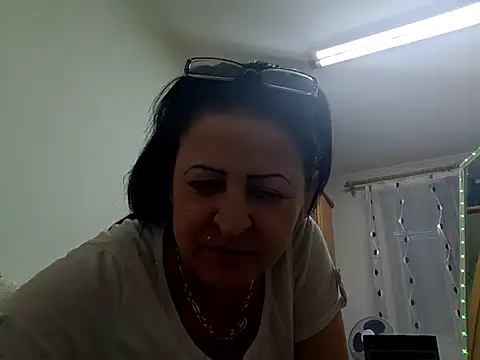 Snapshot of Alexisbaba12 chatting on May 7, 8:47 pm Alexisbaba12 online show from May 7, 8:47 pm