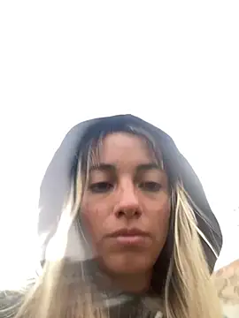 Snapshot of Sexyandtiny chatting on March 19, 5:50 pm Sexyandtiny online show from March 19, 5:50 pm