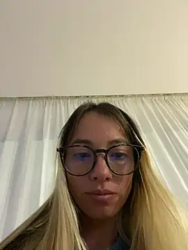 Snapshot of Sexyandtiny chatting on March 28, 11:04 pm Sexyandtiny online show from March 28, 11:04 pm