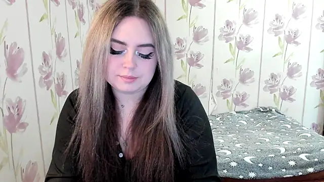 Snapshot of Agathameoww chatting on April 15, 9:49 am Agathameoww online show from April 15, 9:49 am