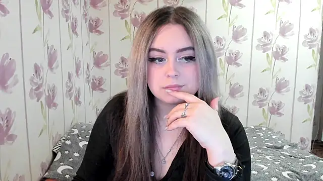 Snapshot of Agathameoww chatting on April 28, 3:06 pm Agathameoww online show from April 28, 3:06 pm