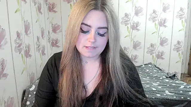 Snapshot of Agathameoww chatting on June 11, 12:32 am Agathameoww online show from June 11, 12:32 am