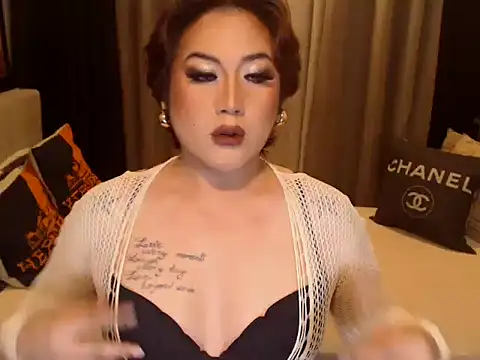 Snapshot of YourMistressAggy chatting on April 14, 7:20 pm YourMistressAggy online show from April 14, 7:20 pm