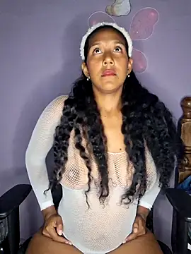 Snapshot of emily_fox01 chatting on March 24, 4:17 am emily fox01 online show from March 24, 4:17 am