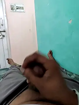 Snapshot of diljaan51 chatting on March 31, 5:08 am diljaan51 online show from March 31, 5:08 am