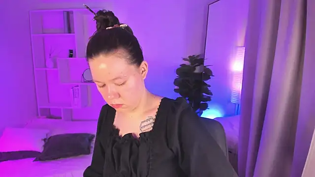 Snapshot of Vanessa_ama chatting on April 6, 4:46 am Vanessa ama online show from April 6, 4:46 am