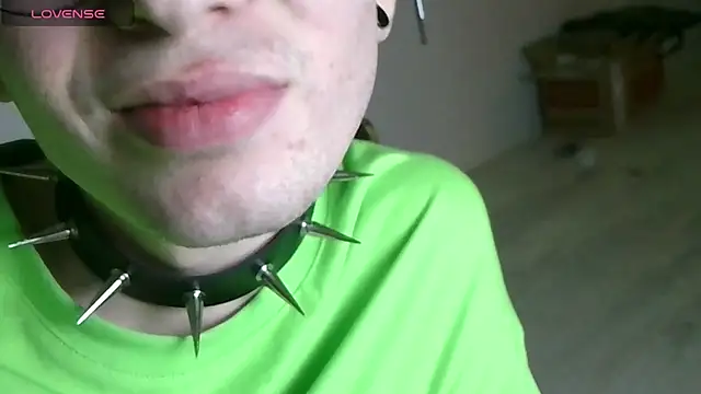 Snapshot of Ernest_ice chatting on April 15, 7:58 pm Ernest ice online show from April 15, 7:58 pm
