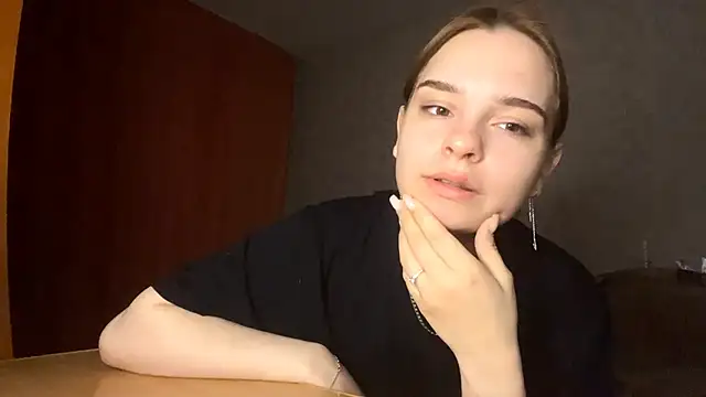 Snapshot of SageFennell chatting on April 27, 5:22 pm SageFennell online show from April 27, 5:22 pm