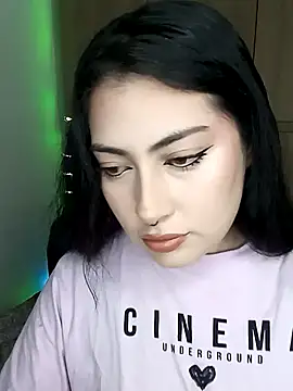 Julietta p online show from March 31, 2:35 am