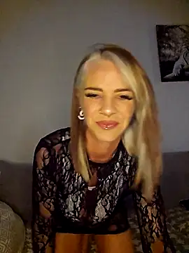 Snapshot of Bella_Amazing chatting on March 24, 8:36 pm Bella Amazing online show from March 24, 8:36 pm