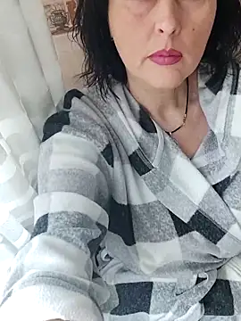 HelgaDennis online show from March 29, 6:02 am