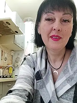 HelgaDennis online show from April 3, 5:16 am