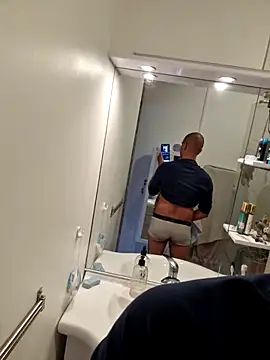 Snapshot of Justfunfree chatting on March 27, 3:01 pm Justfunfree online show from March 27, 3:01 pm