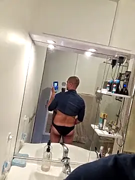 Snapshot of Justfunfree chatting on March 30, 2:29 pm Justfunfree online show from March 30, 2:29 pm