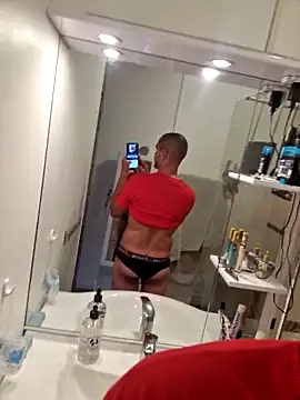 Justfunfree online show from May 5, 2:25 pm