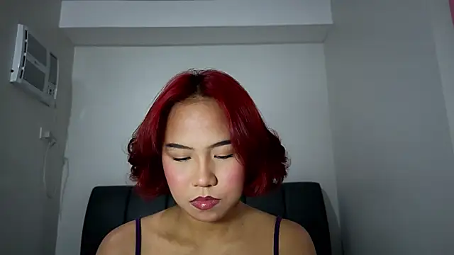 Snapshot of misscutee chatting on April 23, 1:02 pm misscutee online show from April 23, 1:02 pm