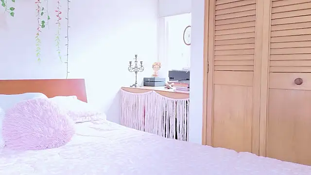 Ajua  Uva online show from March 29, 7:47 pm