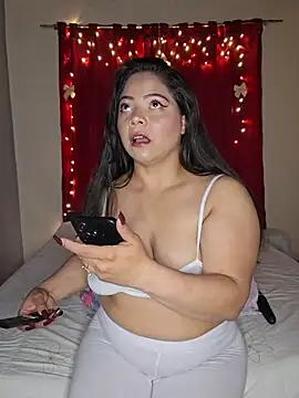 Snapshot of ROUSSE_SINCLAIR chatting on March 25, 2:17 am ROUSSE SINCLAIR online show from March 25, 2:17 am