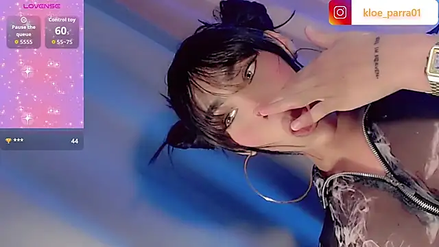 khloe Gils online show from April 2, 3:15 am