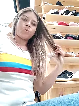 Snapshot of alanna6950 chatting on March 26, 4:45 pm alanna6950 online show from March 26, 4:45 pm