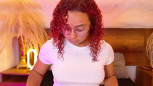lara curly online show from April 13, 10:10 am