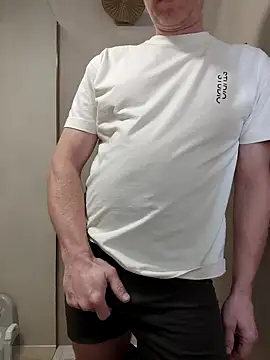 Snapshot of Essie_deLona chatting on March 19, 6:45 pm Essie deLona online show from March 19, 6:45 pm