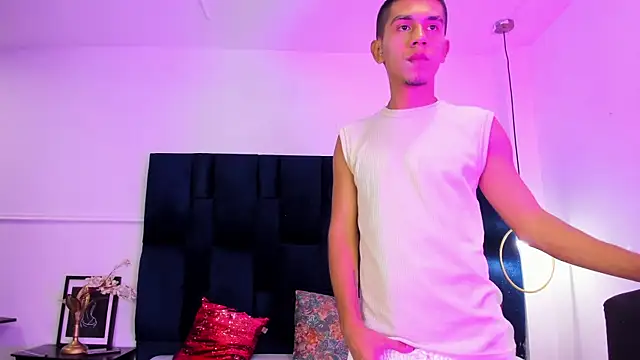 your d0ll1 online show from March 24, 1:27 pm